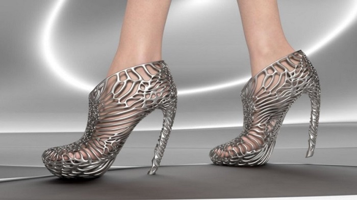 金属3D打印机打印高跟鞋