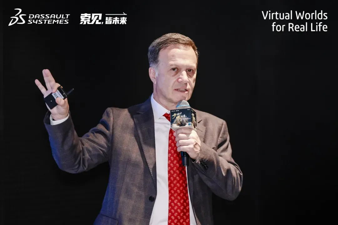 达索系统3DEXPERIENCE Works与客户角色体验高级副总裁  Gian Paolo Bassi