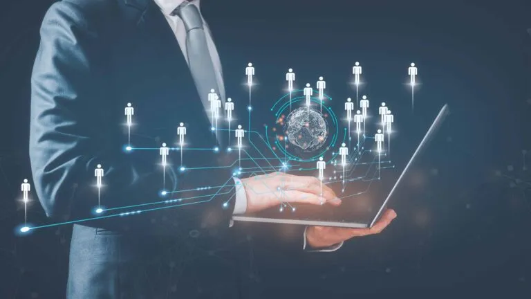 认识新的数字劳动力(人工智能助手)