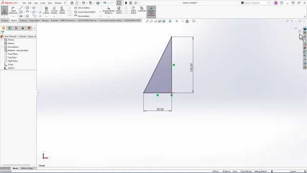 绘制一个直径为锥体一半的三角形草图