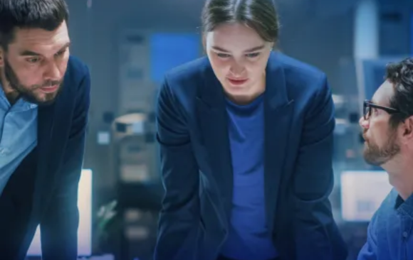 告别孤岛与表格：ENOVIA打造数据驱动型工程智造管理体系