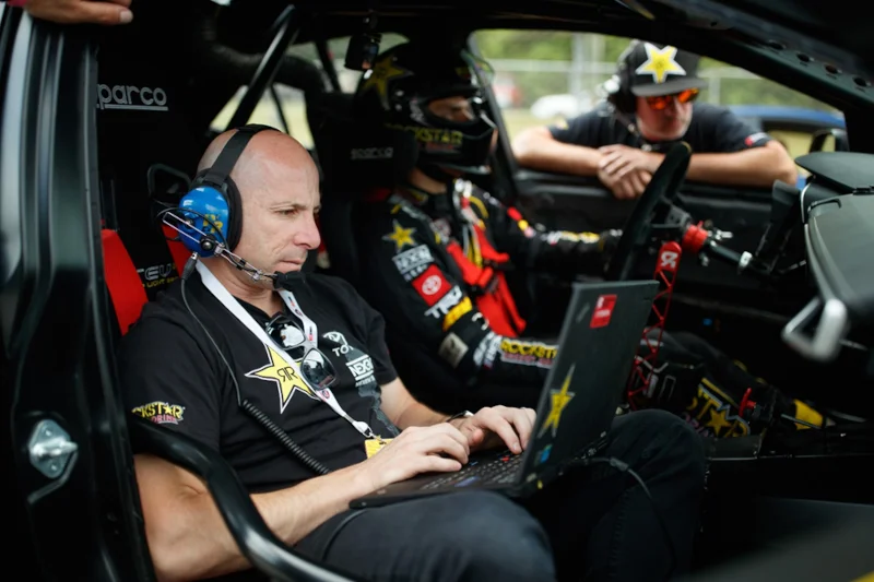 斯特凡·帕帕达基斯很可能正在策划球队的下一轮胜利策略。