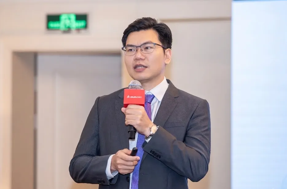 达索系统专业客户事业部数据业务技术顾问冯志文 达索系统专业客户事业部数据业务技术顾问冯志文
