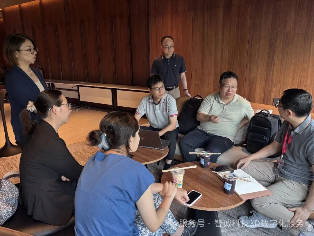 与会嘉宾与陈博士展开了热烈交流 与会嘉宾与陈博士展开了热烈交流
