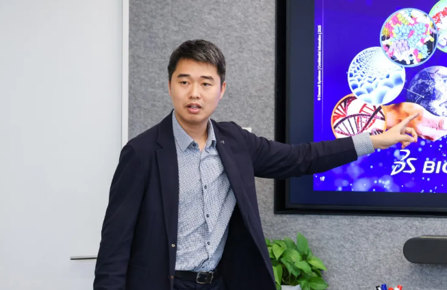 达索系统大中华区基础设施行业高级销售总监沈永然先生