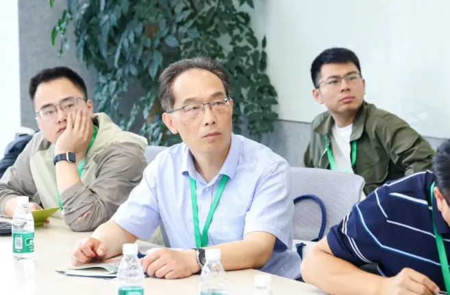 张家港市化工行业协会秘书长陈饶忠先生