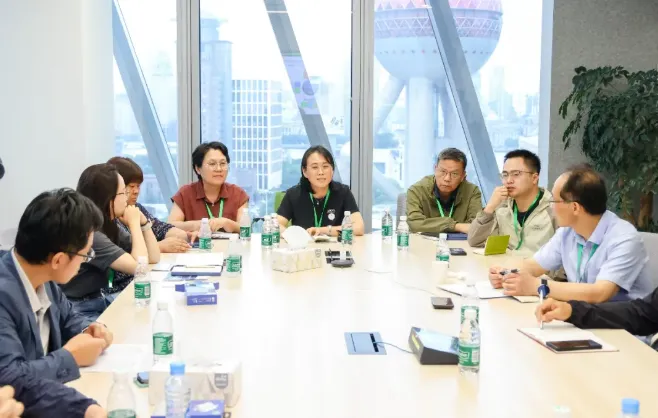 张家港一众化工、新材料与医药企业主动求变，以开放包容的心态抢抓数字化升级机遇