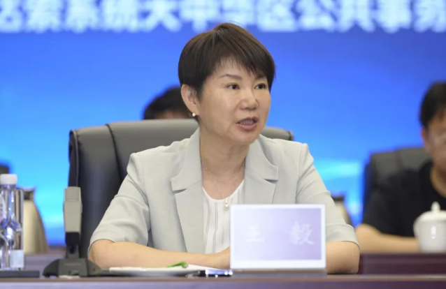 达索系统大中华区公共事务高级总监王毅女士致欢迎辞 达索系统大中华区公共事务高级总监王毅女士致欢迎辞