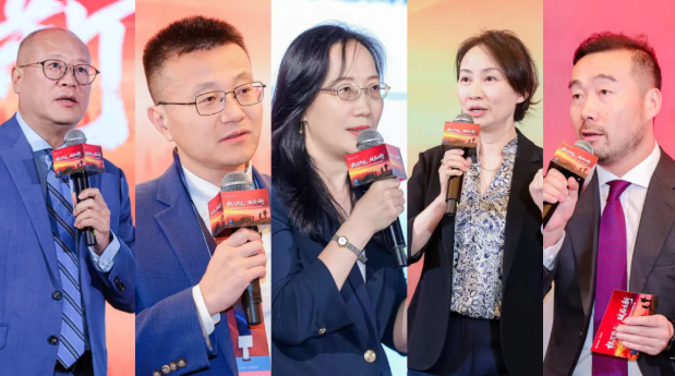 达索系统专业客户事业部数据业务销售总监徐笛、仿真业务高级发展经理袁博、续订业务销售总监赫慧敏、版权合规部总监赵莺燕及市场部高级市场经理鲁峻 达索系统专业客户事业部数据业务销售总监徐笛、仿真业务高级发展经理袁博、续订业务销售总监赫慧敏、版权合规部总监赵莺燕及市场部高级市场经理鲁峻