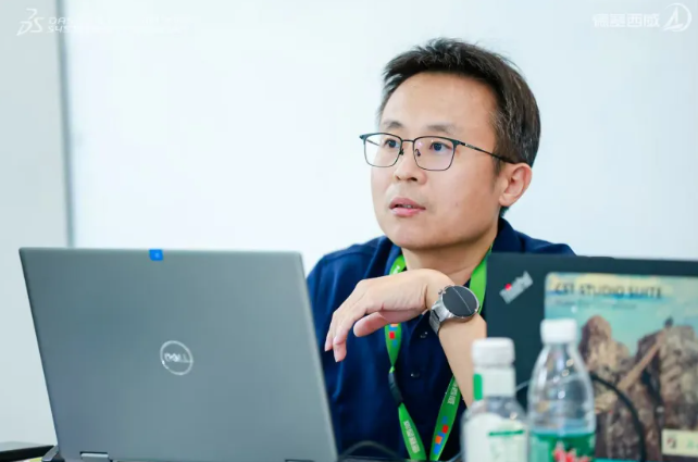 达索系统SIMULIA电磁高级技术经理任春 达索系统SIMULIA电磁高级技术经理任春
