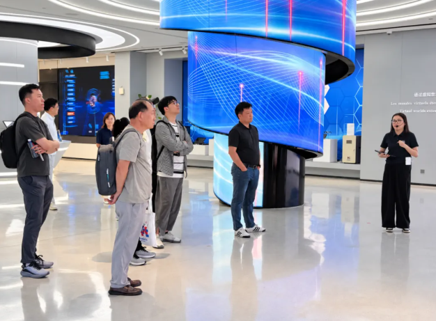 深圳赋能新质生产力平台参观